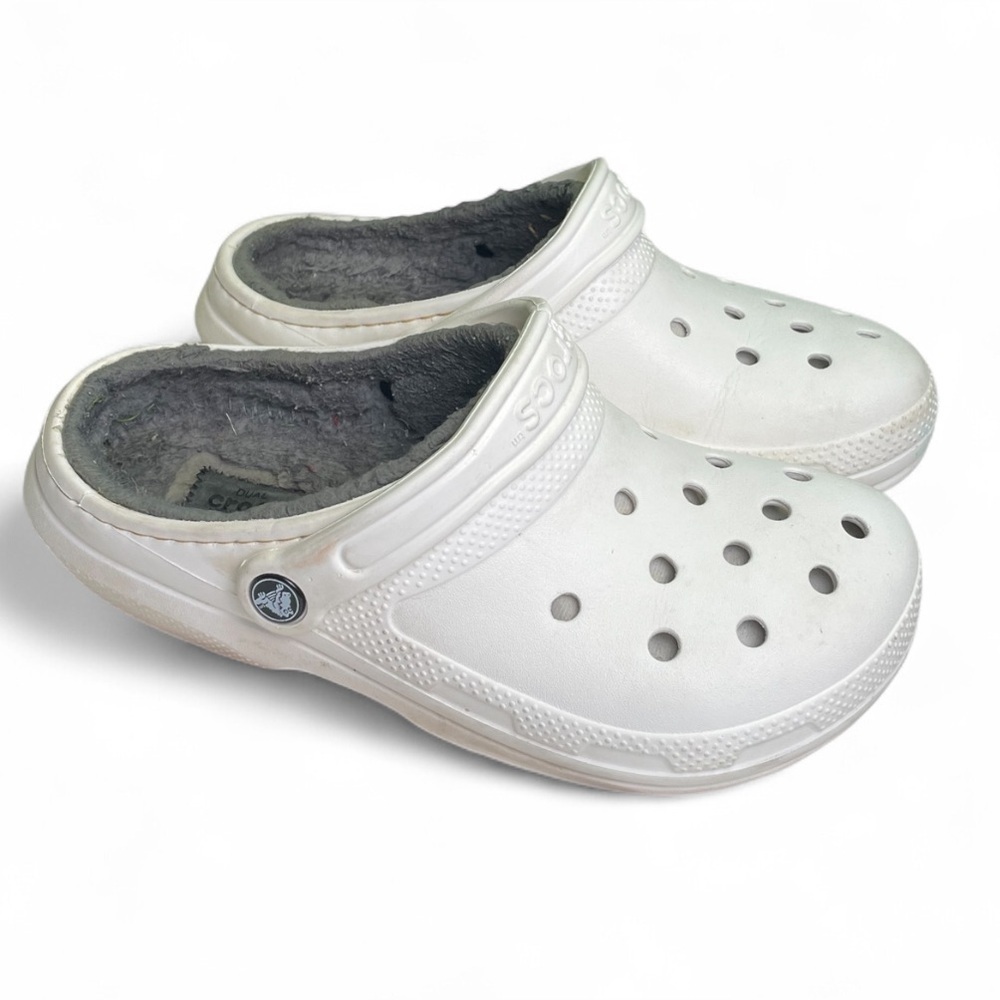 Crocs Unisex Classic Faux Fur Lined Clogs Shoes White Men’s 6; Womens 8 Slip On